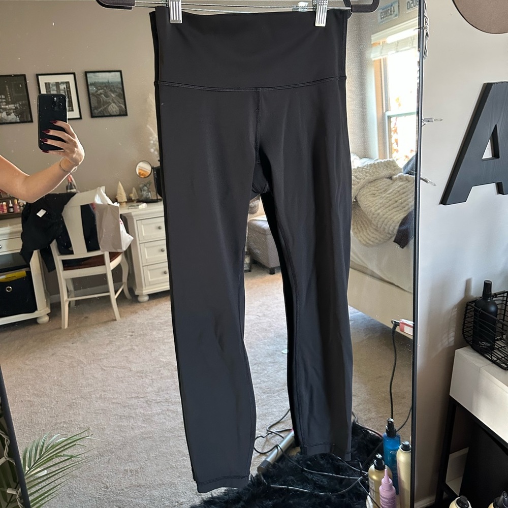 Lululemon Wunder Under leggings in 7/8